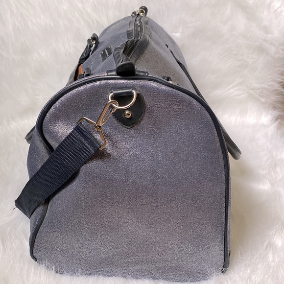 Adrienne Vittadini Travel Bag - Picture 3 of 5